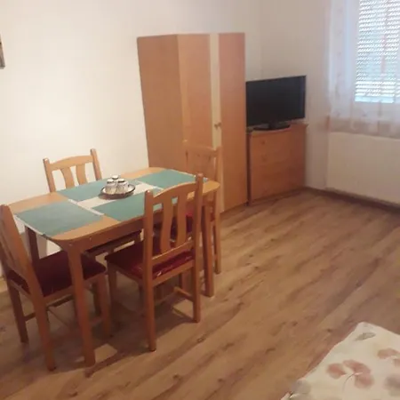 Szalay Vendeghaz Gasthof 3*