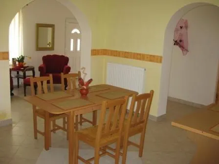 Szalay Vendeghaz בית הארחה 3*